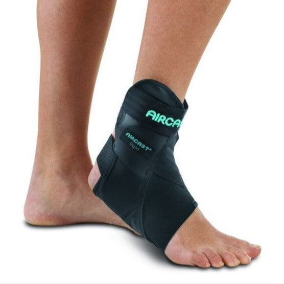 Aircast Ankle Brace with AirLift™ PTTD Medium Hook